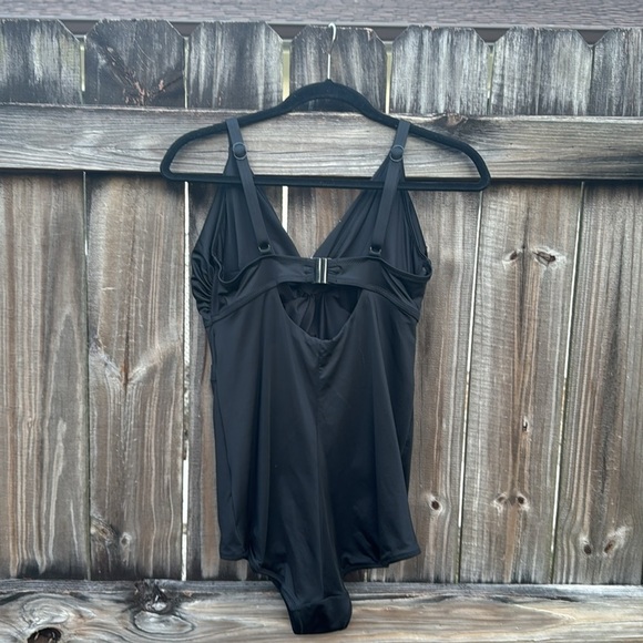 City Chic ‘Phoenix’ one piece swimsuit, size 16 - Picture 4 of 6
